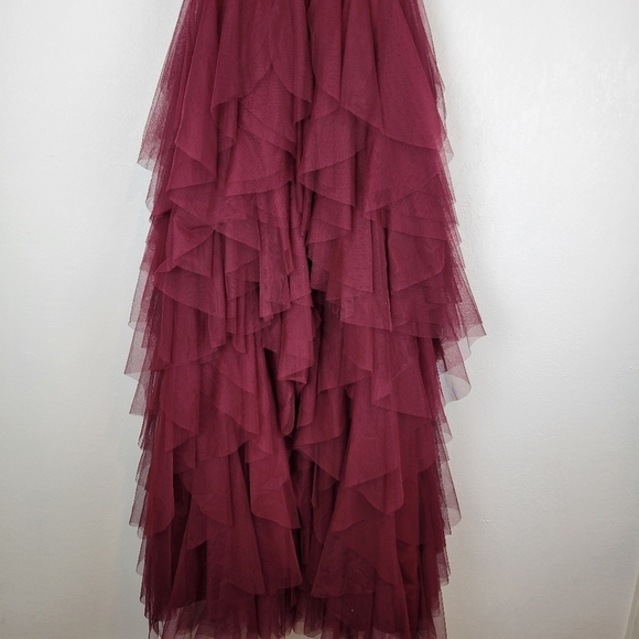 NWT City Studio Junior Sweetheart-Neck Ruffled Gown in Cabernet Size 1/2 - Picture 9 of 16